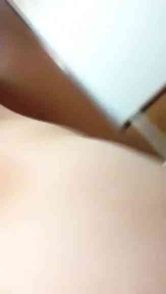 Exposing the madman! Women occupying the women's toilet in a department store take a nude selfie 