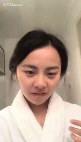 正妹直播主雪梨槍直接給粉絲看她的情趣睡衣!