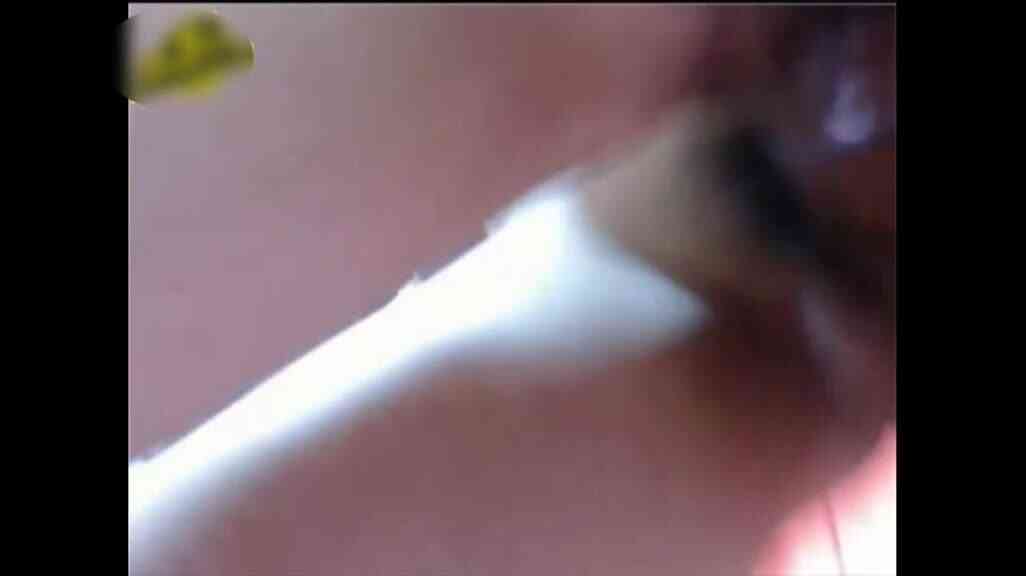 小嫩妹第一次做援交玩3P,2洞一起操被幹的直求饒!看著就心疼!