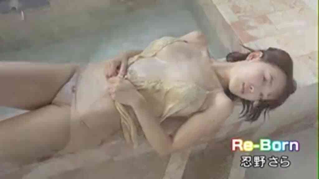 高衩泳裝算什麼?她透明薄紗內什麼都沒穿...奶妹展現真正性感實力:短髮我也可以