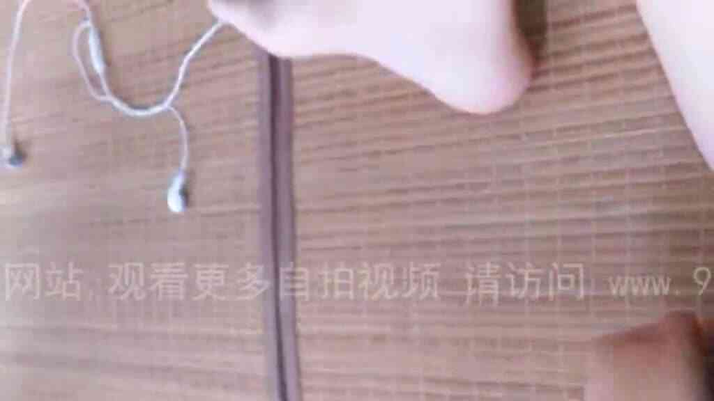 炎炎夏日要幹嘛?看爆奶妹自慰囉