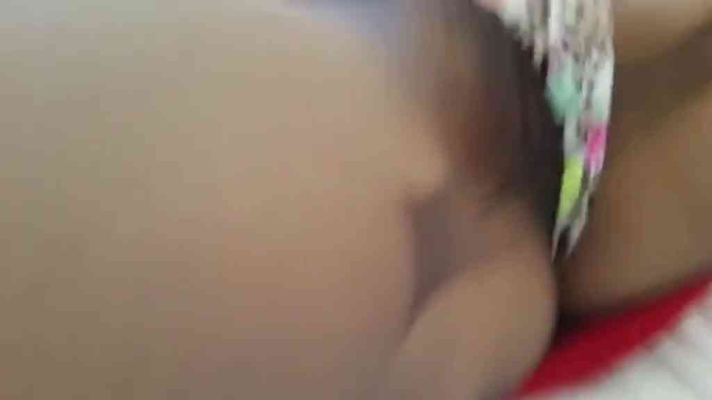 女郎“劉美美”和攝影師酒店拍裸體寫真,攝影師去摸她的逼,然後就乾了起來,女郎慾望太強悍了叫的真淫蕩,高清