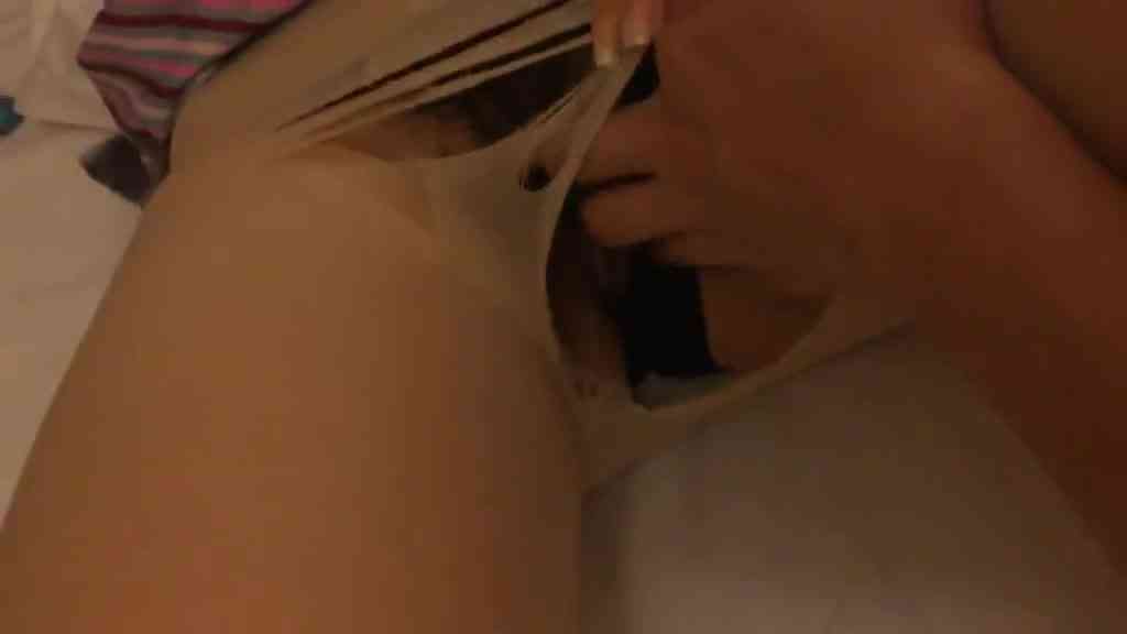 本土某航空姐約砲畫面流出,把制服當垃圾一樣的脫了!