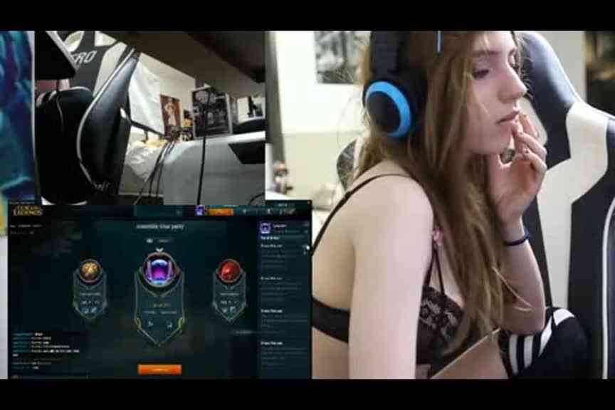 打LOL打到想打炮!大奶妹子直播打LOL順便摳逼!遊戲贏了觀眾也淫了:隊友可變砲友嗎
