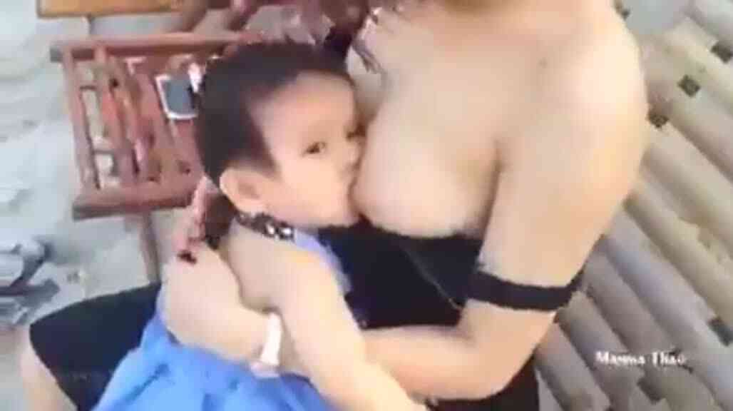 有巨乳媽的孩子吃很好!辣媽哺乳影片被人上傳﹗嬰兒越吸越深讓人羨慕
