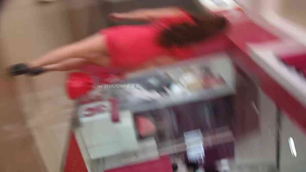 แอบถ่ายใต้กระโปรงสาวสวย