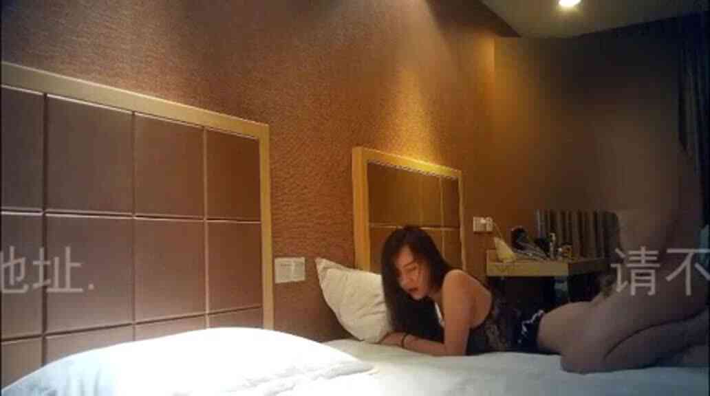 [不能只有我看到!] 和美女上床的不是男友 而是男友的好友 令人不勝唏噓