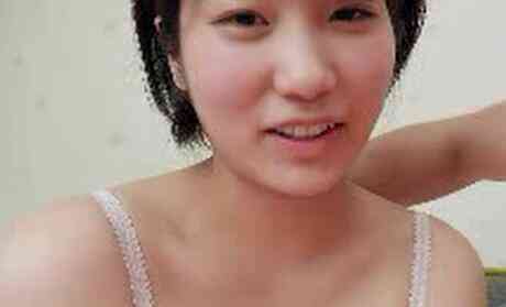 日本女大生初次拍攝AV 表現的意外熟練