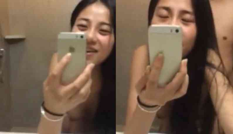 妹子跟男友廁所啪啪自拍,淫聲浪語不斷超級騷!