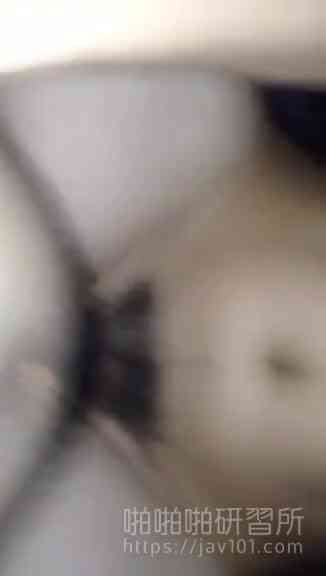 小女友愛愛還在滑 一加速用力幹她就快不行了