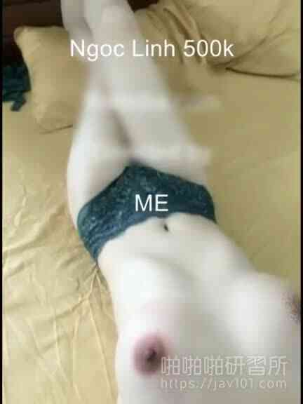 大奶妹的一線鮑就這樣被我衝刺進去~巨乳任我揉捏再隨著我的進攻上下搖晃!