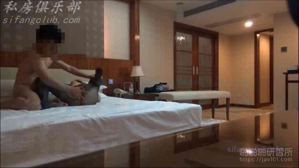 นั่นกล้องอะไร พี่แอบถ่ายหนูเหรอคะ1