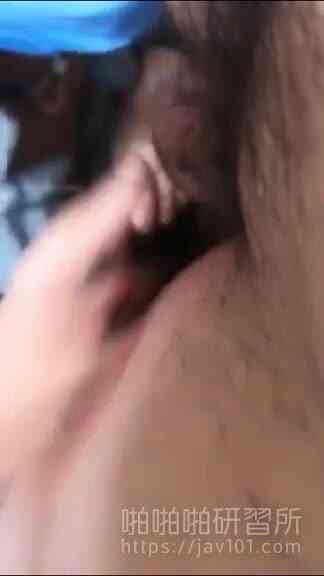 ครูสอนโยคะ เยกับนักเรียนในห้องน้ำ