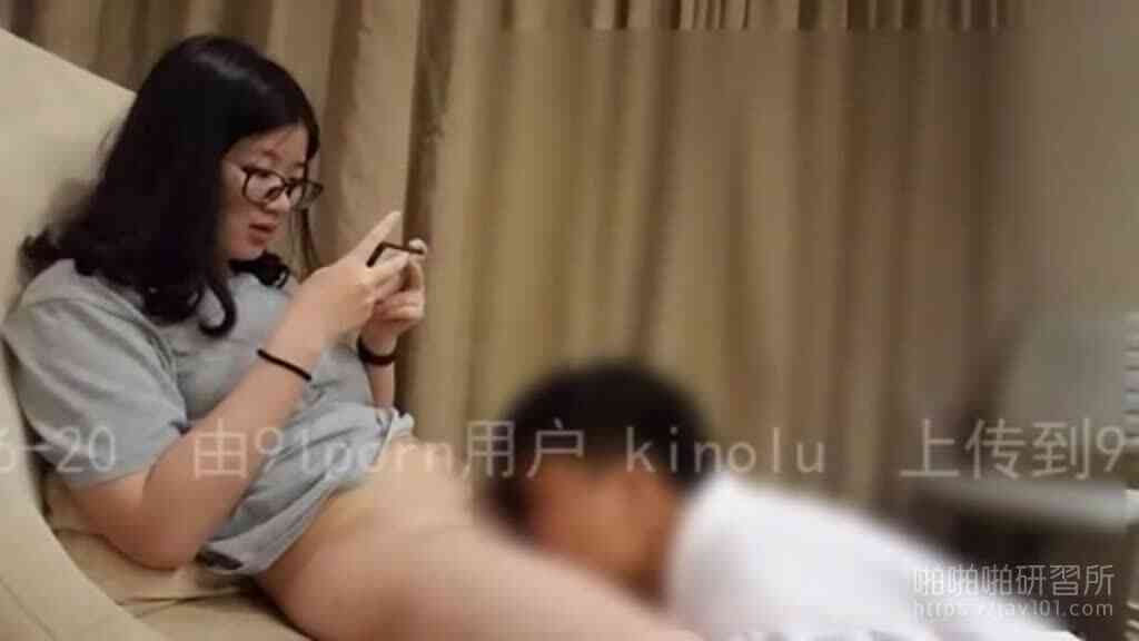 用各種姿勢幹爆妳!舌頭對準嫩妹的小穴猛攻...一下就淹水:窗台後頂超刺激