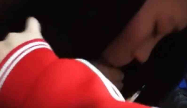 [好想淫韓國!] 變態少女餵她吃還不夠 硬上學長肉棒才罷休