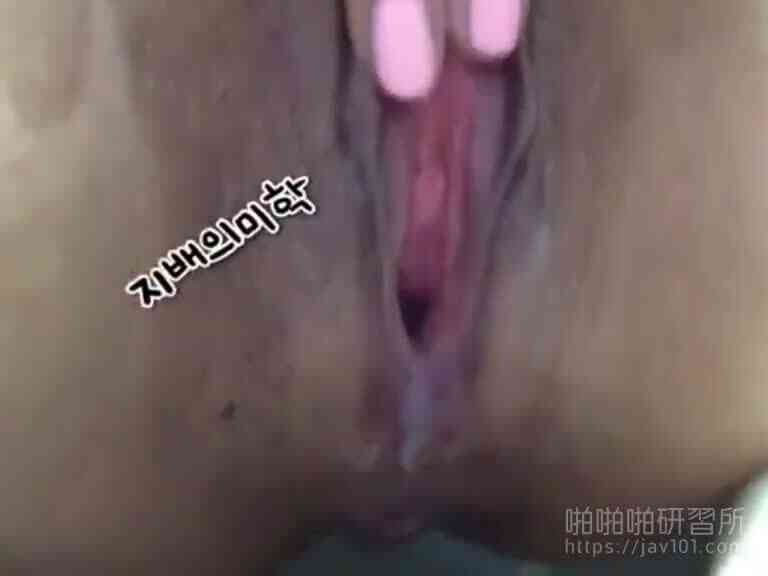 超騷氣大三正妹在小套房裡大玩性愛遊戲!最愛綑綁play:瞄準她的嘴射6