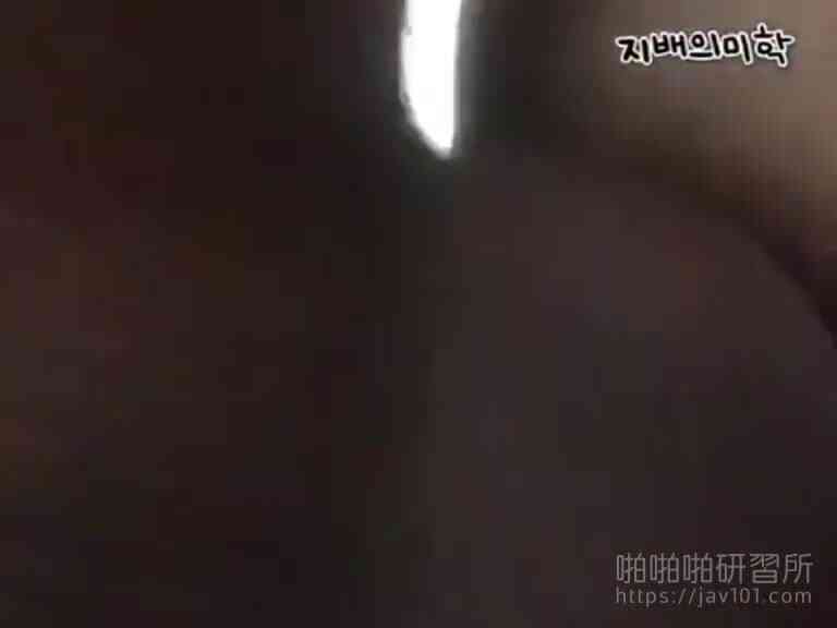 超騷氣大三正妹在小套房裡大玩性愛遊戲!最愛綑綁play:瞄準她的嘴射20