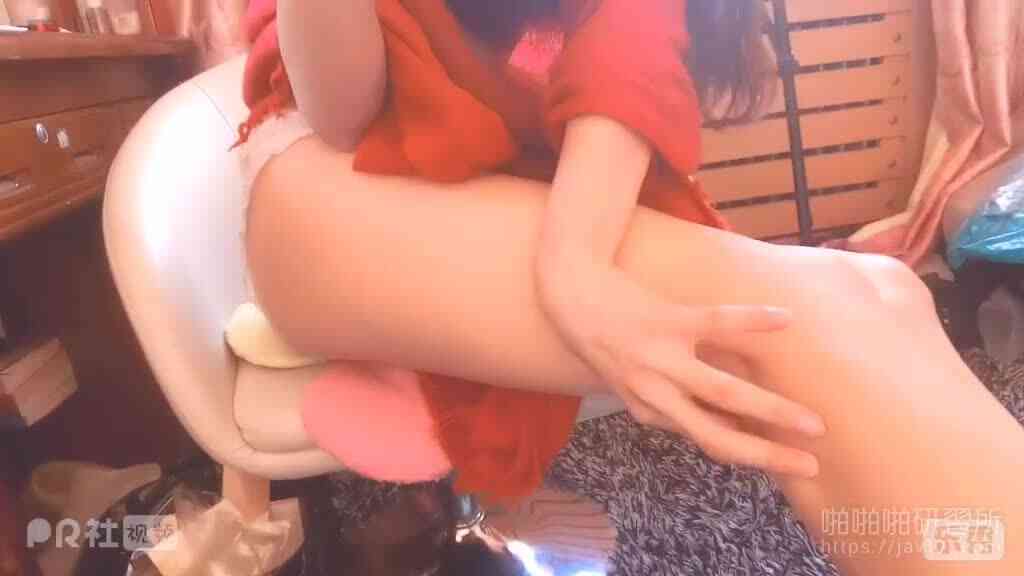 性感睡衣包不住她的好身材!水蛇腰搭配性感美乳讓網友瘋狂:我願意幫妳脫4