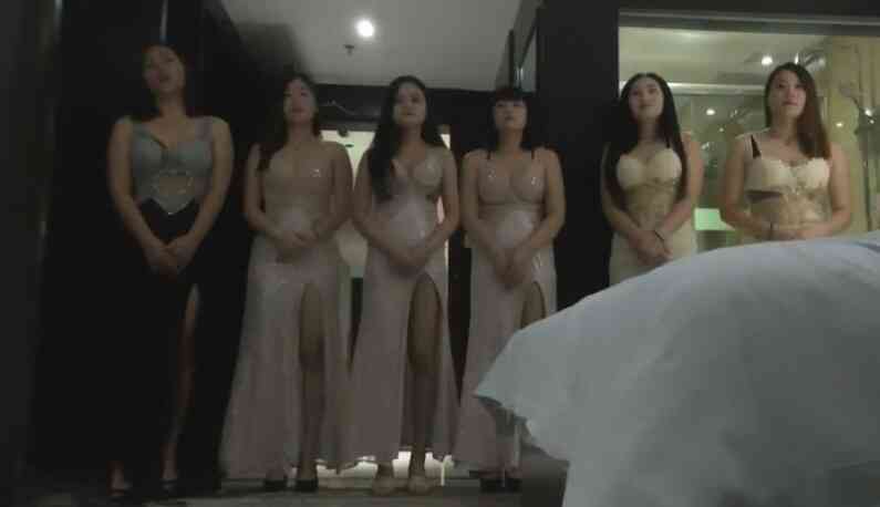 去會所找按摩師...一字排開讓我挑~選出最佳女主角幫我清槍:服務到位直接爽幹兩炮