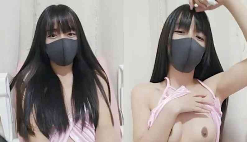 高顏質甜美主播 誘惑摳穴:「好想舔大雞巴!」