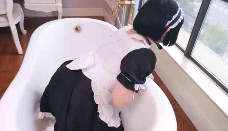 給主人滿滿的性暗示 「主人,我最喜歡大黑屌喔!」