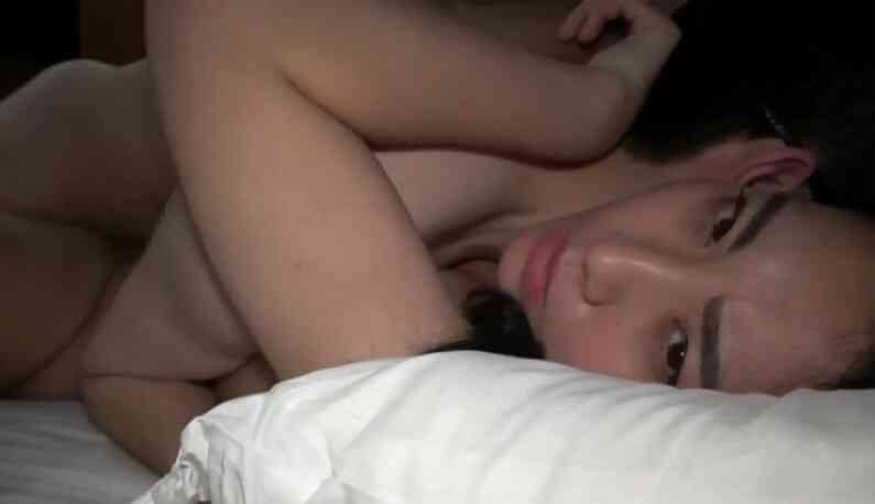 [日本] 暗黑版巧芯~帶點精品專櫃櫃姐的氣質~眼神感覺一直在放電呀!!白虎白虎得第一!!