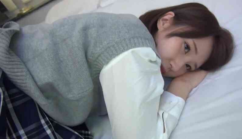 [FC2真實素人精選!] 愛舔鮑鮑的攝淫師~這次決定無套中出白虎學生妹!!