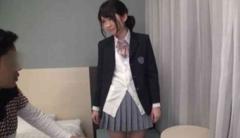 [日本] 可愛學生妹~渾身散發青春的氣息~缺錢買Switch只好出賣肉體啪啪啪~