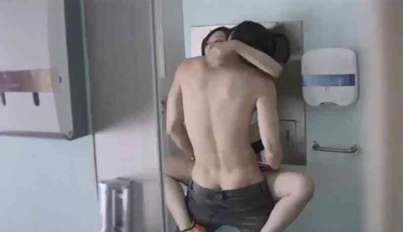 [เกาหลี] หนังระดับ 3~ ชายหญิงเข้าห้องน้ำด้วยเจตนาร้าย~ เห็นแล้วทำทันที~