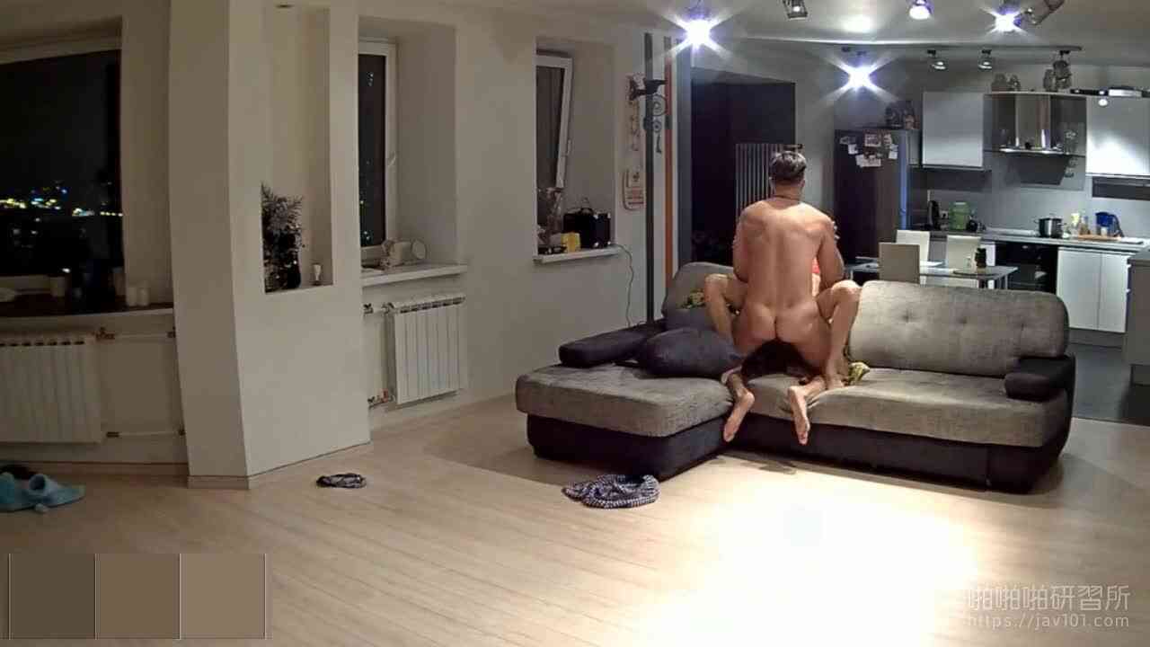 เซ็กส์บนโซฟา ถูกถ่ายไว้หมด