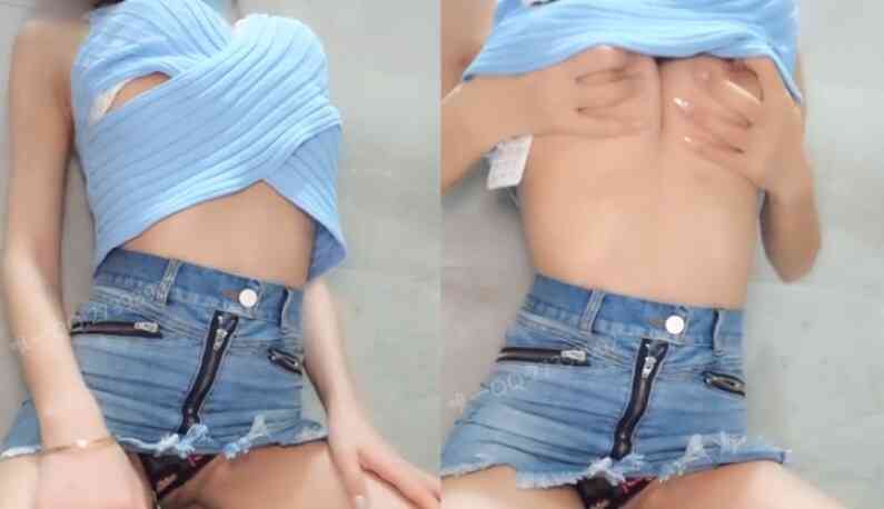 最新極品爆乳女神~VIP定製版-瘋狂牛仔的呻吟~我的靴子裡有蛇!!