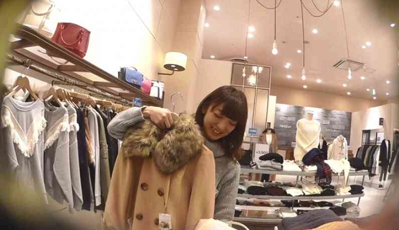 แอบถ่ายใต้กระโปรงพนักงานสาวๆ 70