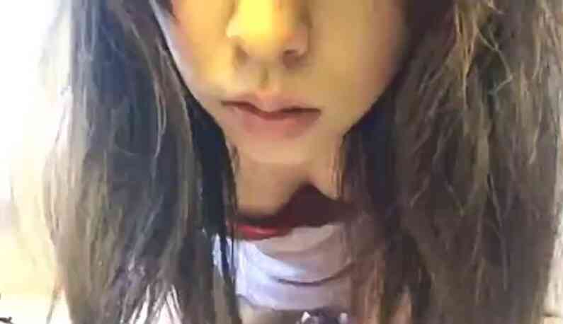 สาวสวยช่วยตัวเอง