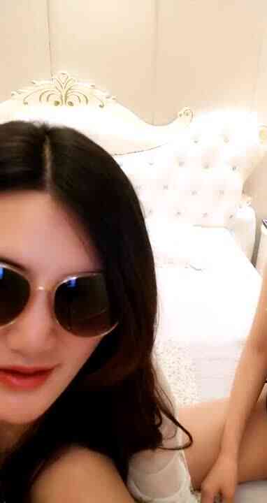 พี่น้องสองคนมาเงี่ยนเลยชวนกันมาไลฟ์สด