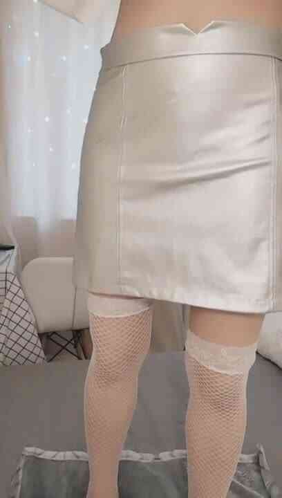 ใส่กระโปร่งสั้นขนาดนี้ ยั่วพี่หรอครับ??