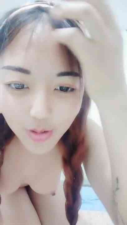 扎两个辫子萌妹子连体漏奶网袜 小型振动棒抽插自慰呻吟娇喘 很是诱惑喜欢不要错过