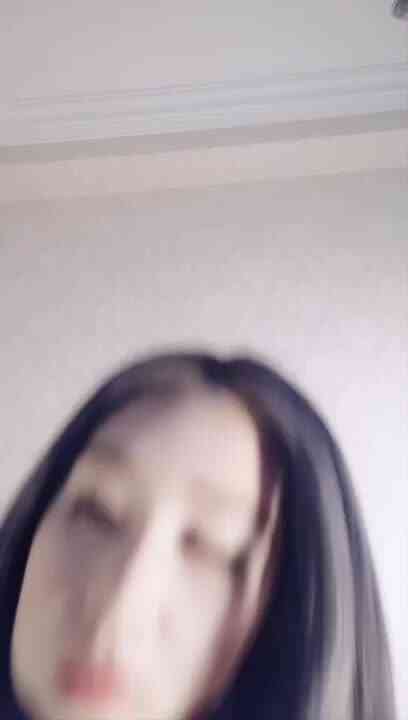 颜值不错苗条美女自慰秀 玻璃棒黄瓜带套抽插自慰呻吟娇喘 很是诱惑喜欢不要错过