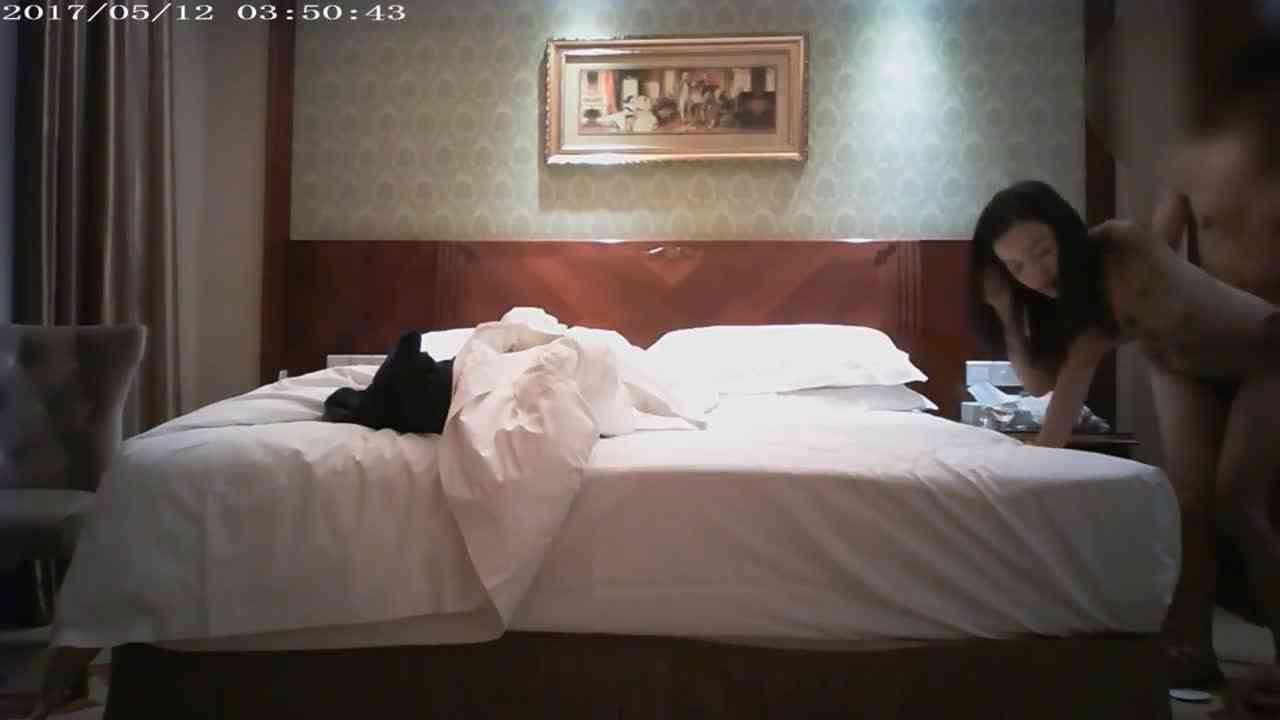 大款王先生出差酒店应召一位刚做不久北方高颜值气质美女佳丽温柔善谈搞了2炮对白有意思1080P原版