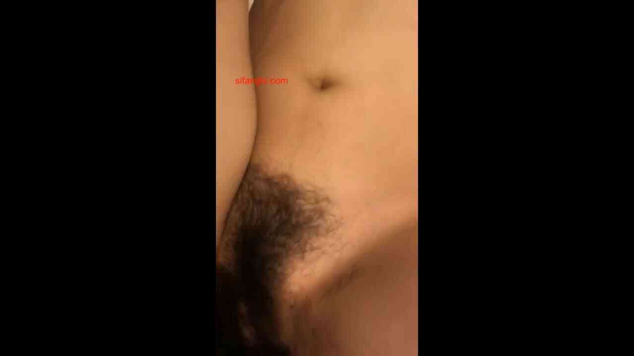 超级漂亮的清纯美女和男朋友啪啪的视频,手持近距离拍摄角度,非常不错的作品1080P,附45P