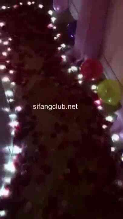 高颜值36F极品大胸网红美女自拍大尺度性感视频诱惑土豪包养,被后插猛操,淫叫:逼好痒,操我,干深一点,我要,操死我!