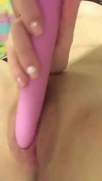 หีสาว 18 ชมพูจริง เนียนจริง น่าเลีย