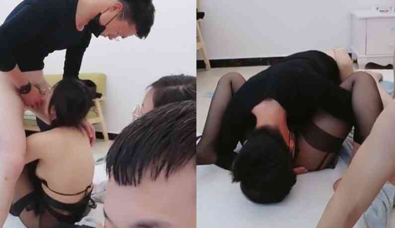 單馬尾和雙馬尾一次滿足,找來表妹的閨蜜一起獻出濕漉漉的鮑魚!!