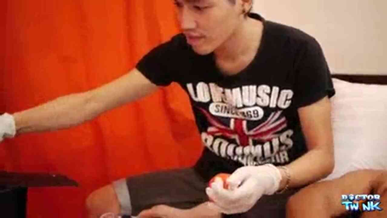 gay ตรวจแบบไหนเนี่ย เอาของอะไรเสียวๆแทงเข้าไปตูดของเขาหมดเลย