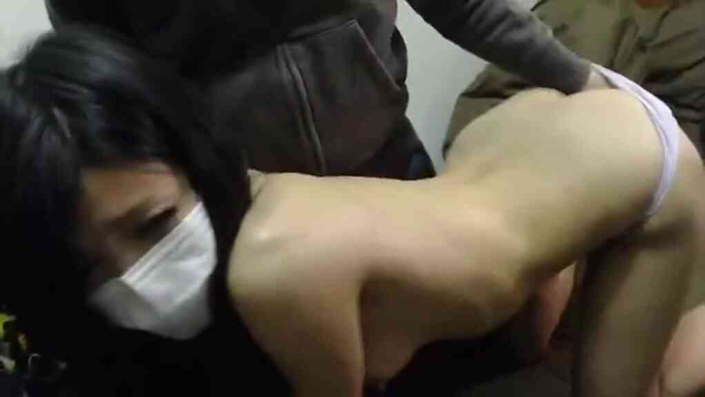 自己拍A片賺錢到手軟!男子直播與超正路人妹啪啪啪1
