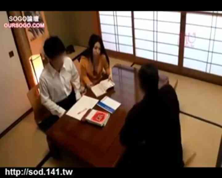 自己家的美乳女大學生講師